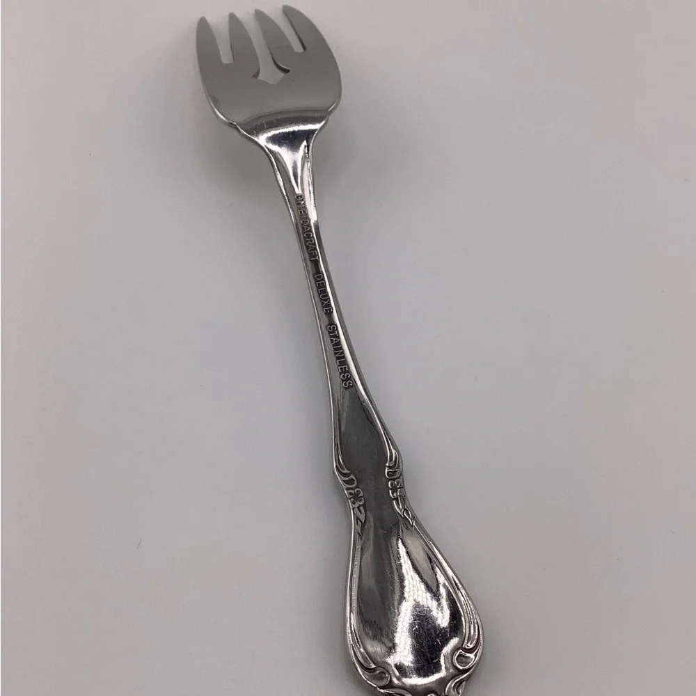 Oneida Craft Deluxe “Chateau” Flatware Salad Fork